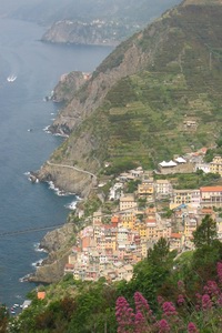 Xtrallusion offers characteristic Bed and Breakfast, B&B, Guest House, Hotel, Albergo and Country Lodge accommodation in Italy. Plus independent self-guided Walking, Adventure, Activity, Skiing and Paragliding Holiday itineraries on the Italian Rivieras, in the Italian Lakes, in the Italian Alps and in some of the most beautiful corners of Italy.